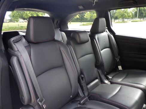 Used 2023 Honda Odyssey Sport image 19