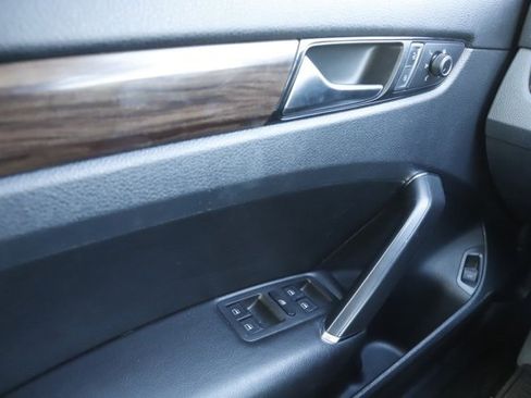 Used 2020 Volkswagen Passat 2.0T SEL image 25