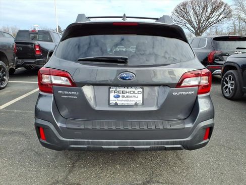 Used 2018 Subaru Outback 2.5i Premium image 5