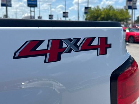 Used 2018 Chevrolet Silverado 1500 LT w/ All Star Edition AWD/4WD image 11