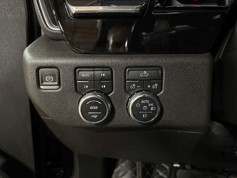 Used 2023 GMC Sierra 1500 Elevation w/ X31 Off-Road Package AWD/4WD image 31