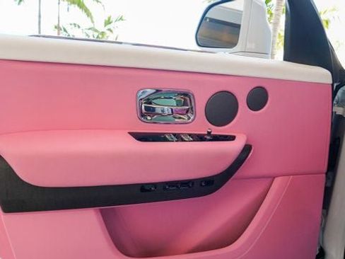 Used 2024 Rolls-Royce Cullinan image 48