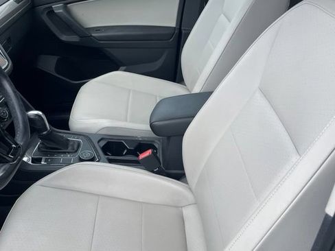 Used 2019 Volkswagen Tiguan SEL AWD/4WD image 8