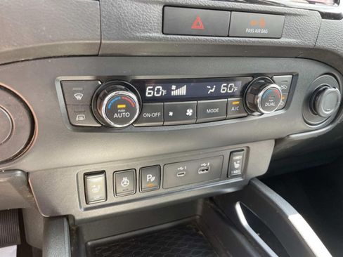 Used 2023 Nissan Frontier SV w/ SV Convenience Package RWD image 28