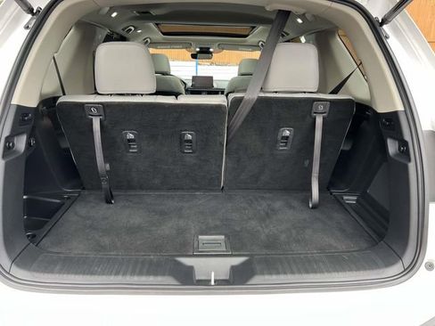 Used 2023 Honda Pilot Touring image 11