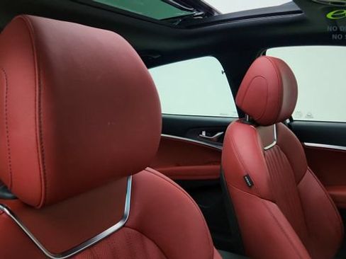 Used 2025 Genesis G70 2.5T image 22