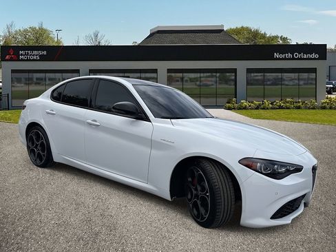 Used 2024 Alfa Romeo Giulia Veloce image 7