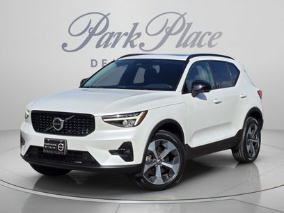 Used 2023 Volvo XC40 B4 Plus w/ Protection Package Premier