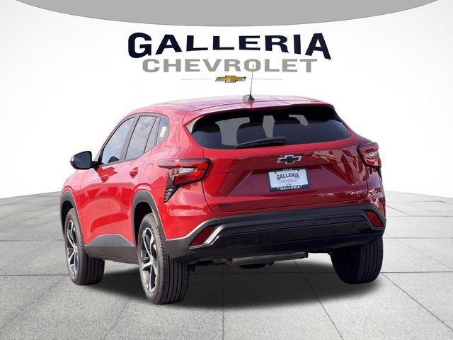 New 2026 Chevrolet Trax RS w/ Sunroof Package FWD image 5