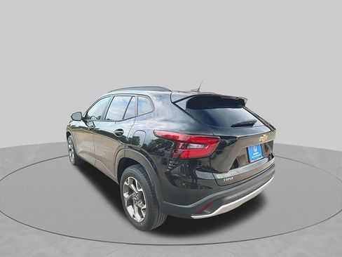 Used 2024 Chevrolet Trax LT FWD image 4