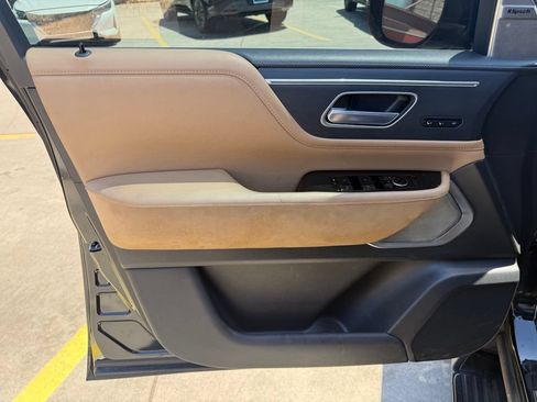 Certified 2025 INFINITI QX80 Sensory AWD/4WD image 14