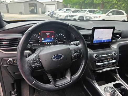 Used 2020 Ford Explorer XLT w/ Equipment Group 202A RWD image 27