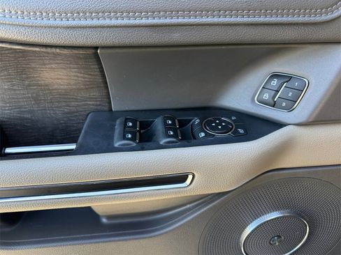 Used 2020 Ford Expedition Limited w/ Equipment Group 301A image 20