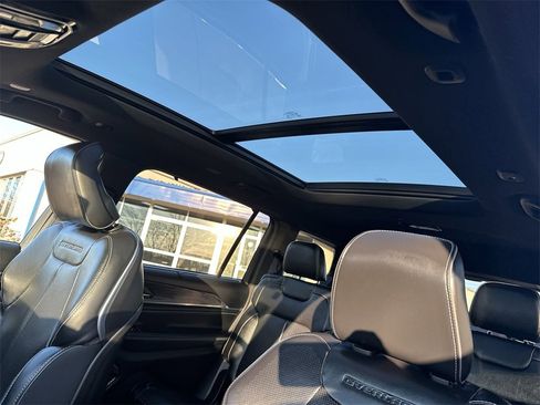 Used 2021 Jeep Grand Cherokee L Overland w/ Advanced Protech Group III image 17