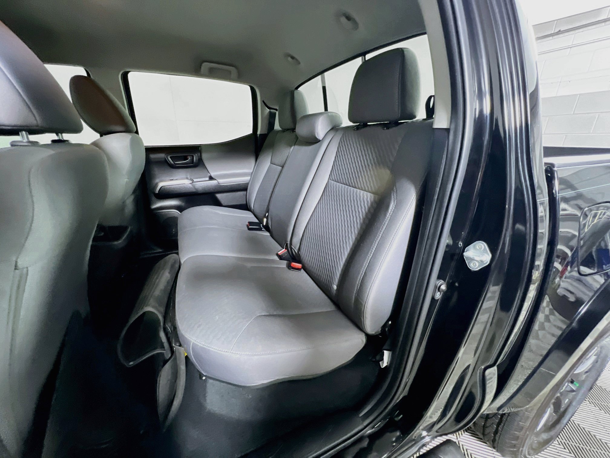 Used 2023 Toyota Tacoma SR5 w/ Technology Package RWD image 29