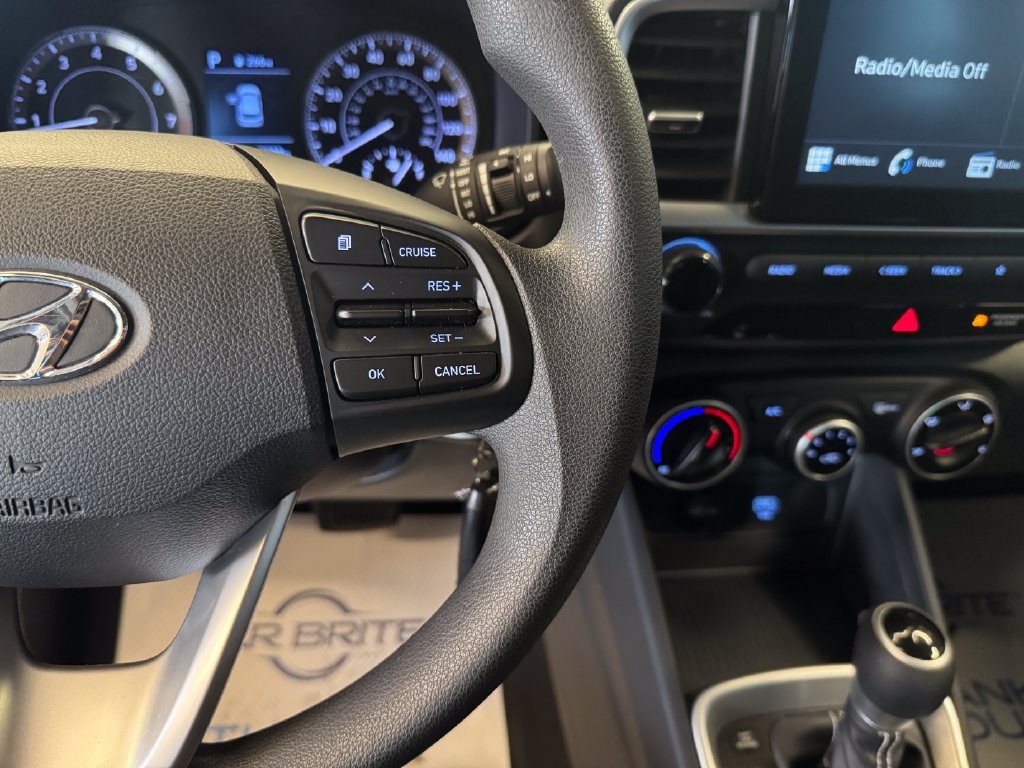 Used 2020 Hyundai Venue SE FWD image 12