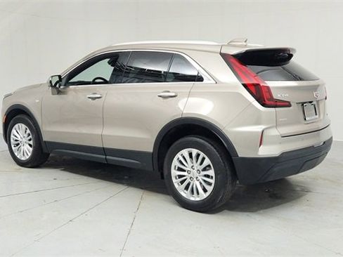 Certified 2023 Cadillac XT4 Luxury w/ Cold Weather Package image 3