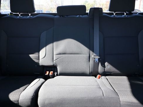 Used 2025 Chevrolet Silverado 1500 Custom Trail Boss w/ Dark Appearance Package image 39