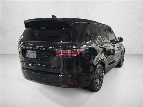 Used 2024 Land Rover Discovery Dynamic SE AWD/4WD image 4