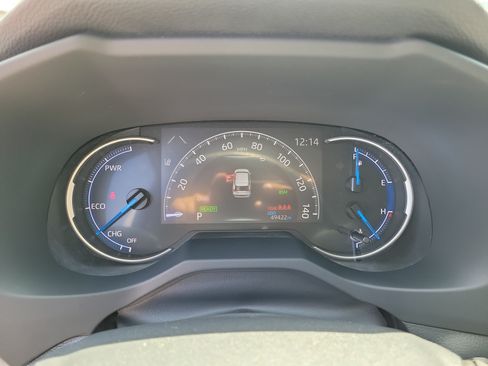 Used 2024 Toyota RAV4 XLE AWD/4WD image 25