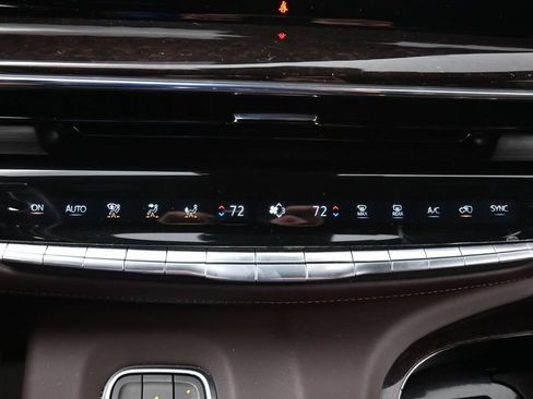 Used 2024 Cadillac Escalade ESV Sport Platinum w/ LPO, ONYX Package AWD/4WD image 17
