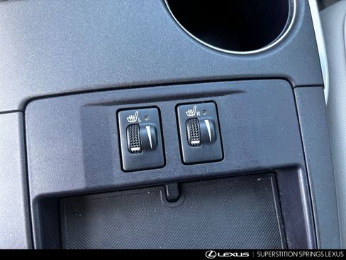 Used 2017 Toyota Camry XLE w/ Moonroof Package image 16