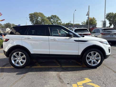 Used 2018 Land Rover Range Rover Evoque SE image 9