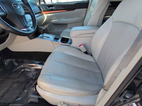 Used 2014 Subaru Outback 2.5i Limited w/ Moonroof Package image 16