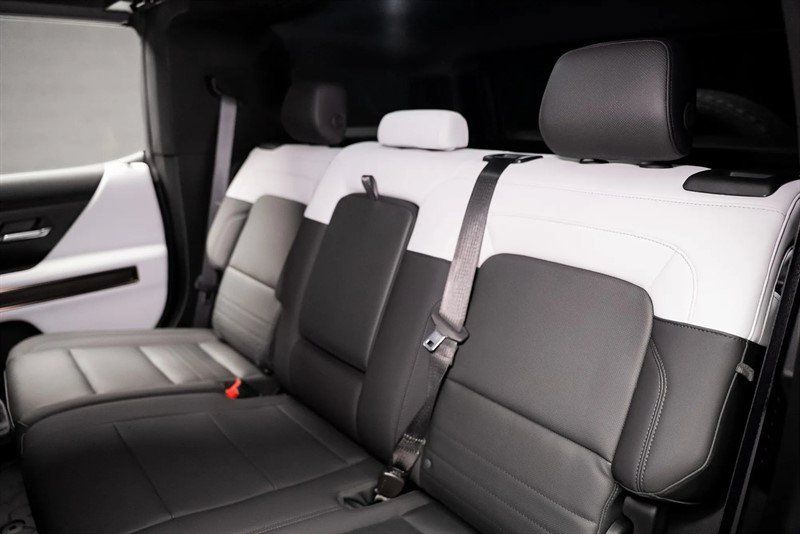 Used 2024 GMC Hummer EV 2X w/ LPO, Illumination Package AWD/4WD image 27