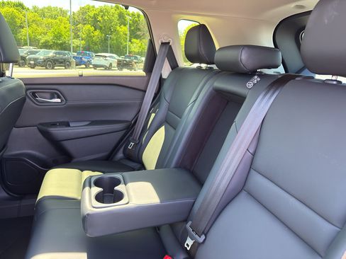 Certified 2023 Nissan Rogue SV w/ SV Premium B Package AWD/4WD image 34