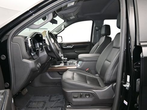 Used 2024 Chevrolet Silverado 1500 LT Trail Boss w/ Convenience Package II image 11