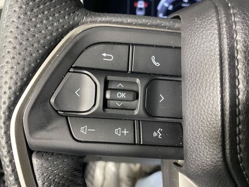 Used 2025 Toyota Tundra Limited AWD/4WD image 16