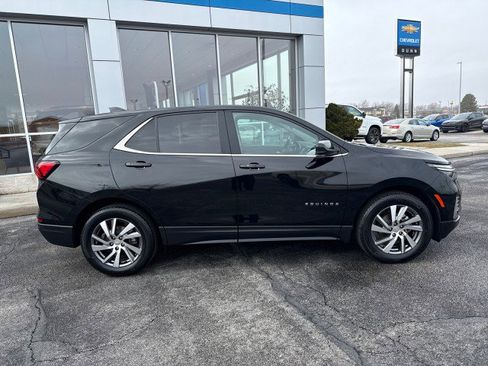 Used 2024 Chevrolet Equinox LT image 2