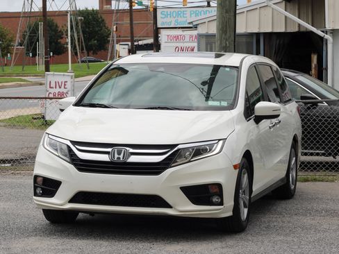 Used 2018 Honda Odyssey EX-L image 3