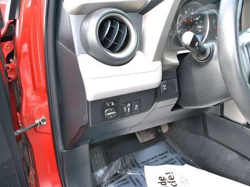 Used 2015 Toyota RAV4 LE image 28