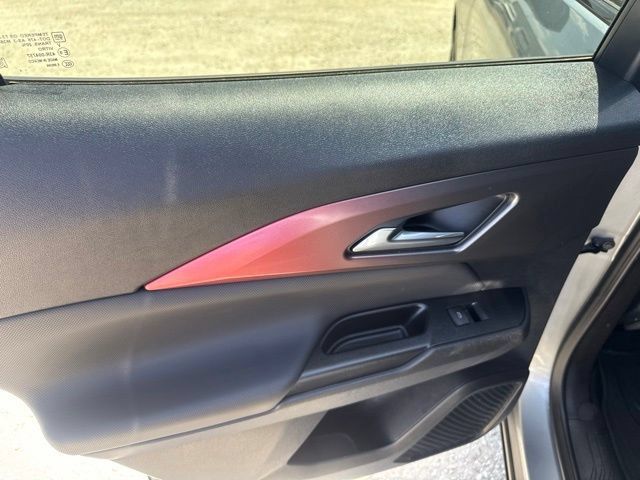 Used 2024 Chevrolet Equinox EV RS FWD image 16