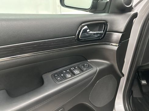 Used 2019 Jeep Grand Cherokee High Altitude RWD image 15