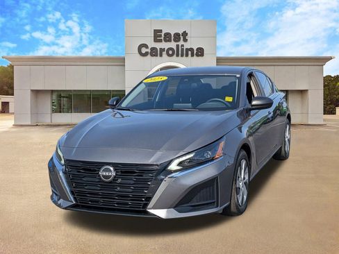 Used 2025 Nissan Altima 2.5 S FWD image 7