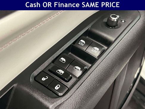 Certified 2025 Jeep Compass Limited w/ Elite Group AWD/4WD image 16