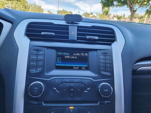 Used 2013 Ford Fusion SE image 24