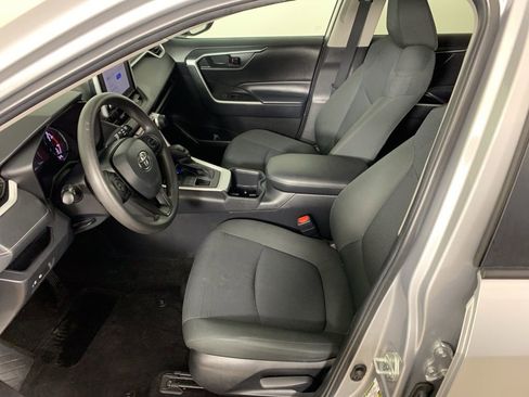 Used 2024 Toyota RAV4 LE image 28