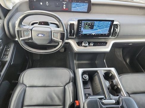 Certified 2025 Ford Expedition Platinum AWD/4WD image 10