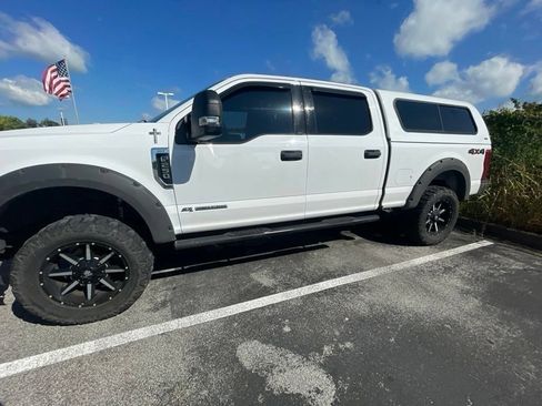 Used 2017 Ford F250 XLT AWD/4WD image 5