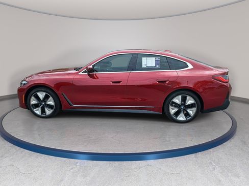 Certified 2025 BMW i4 eDrive40 w/ Premium Package RWD image 9