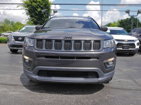 Used 2019 Jeep Compass Latitude FWD image 3