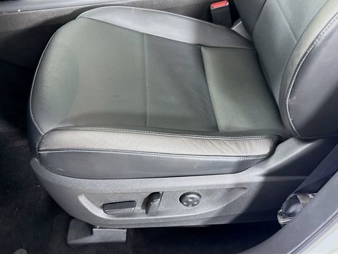 Certified 2022 INFINITI QX50 Essential FWD image 25