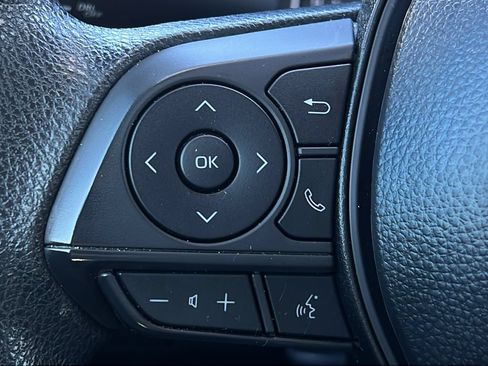 Used 2025 Toyota Corolla LE FWD image 18