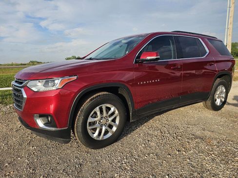 Used 2020 Chevrolet Traverse LT image 1