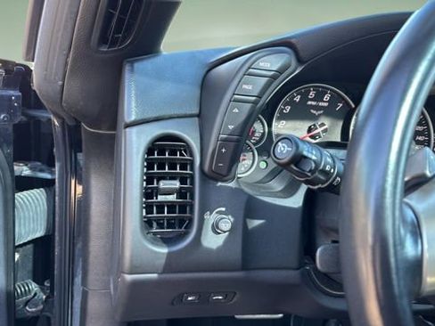 Used 2011 Chevrolet Corvette Coupe w/ Preferred Equipment Group image 21