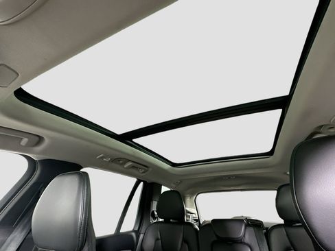 Certified 2024 Volvo XC90 B5 Core image 22